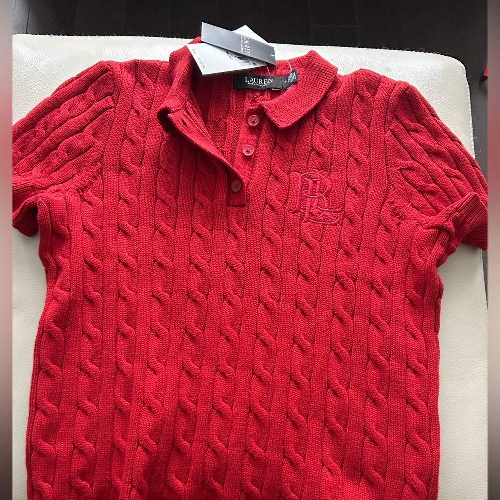 SOLD!! ❤️❤️
Lauren Ralph Lauren short sleeve cable sweater